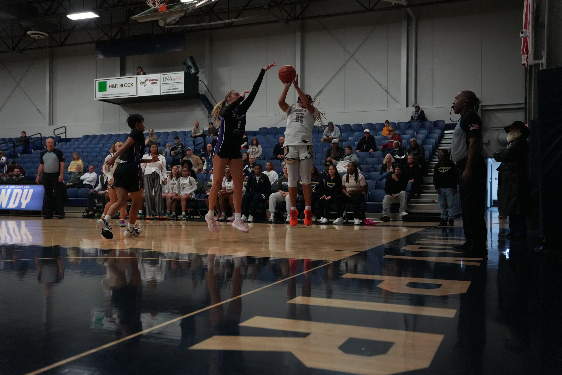 Lady Pirates can't overcome tough first quarter