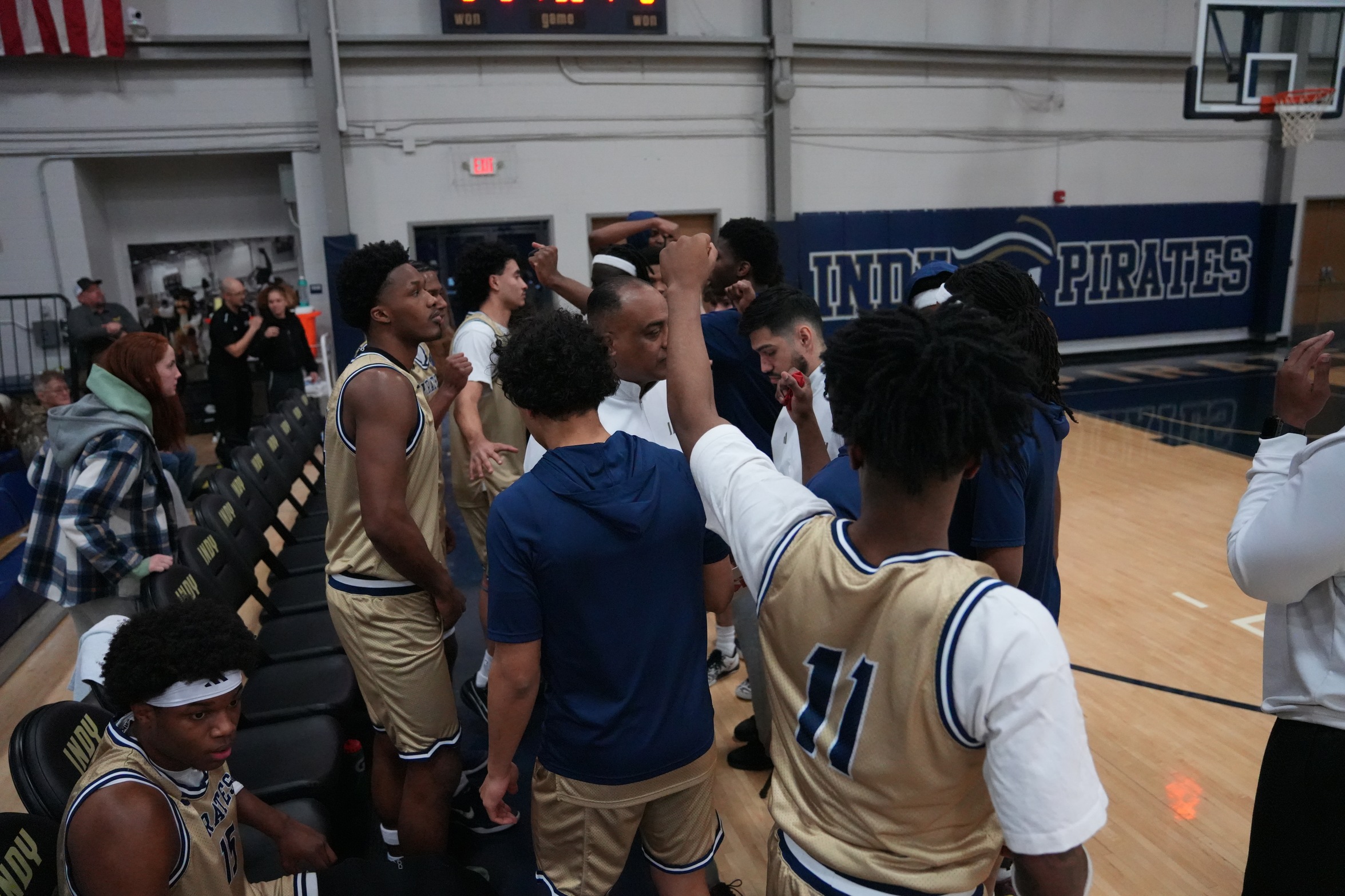Pirates drop sixth straight after tough defensive night