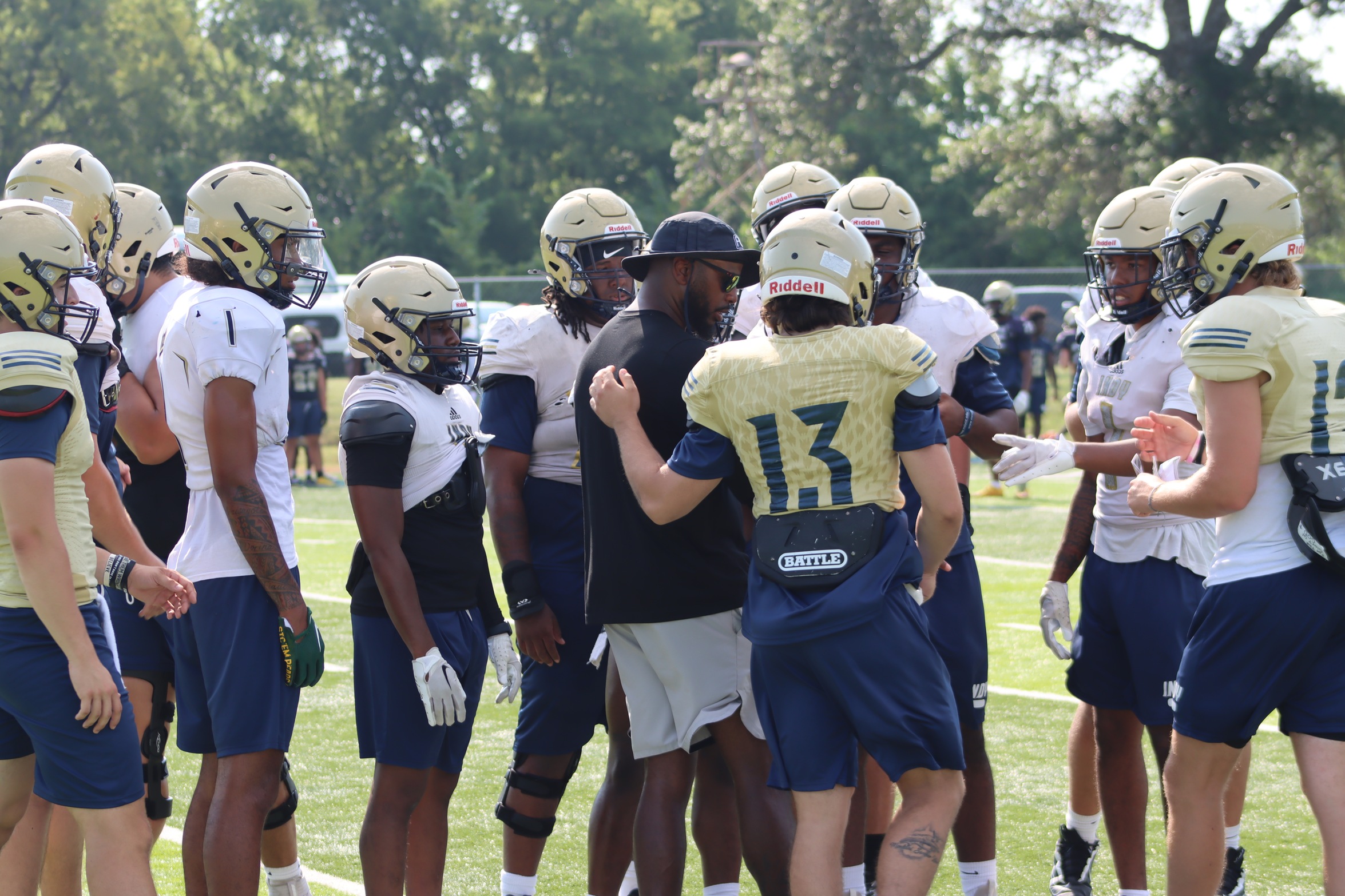 Big fourth quarter propels Pirates to victory