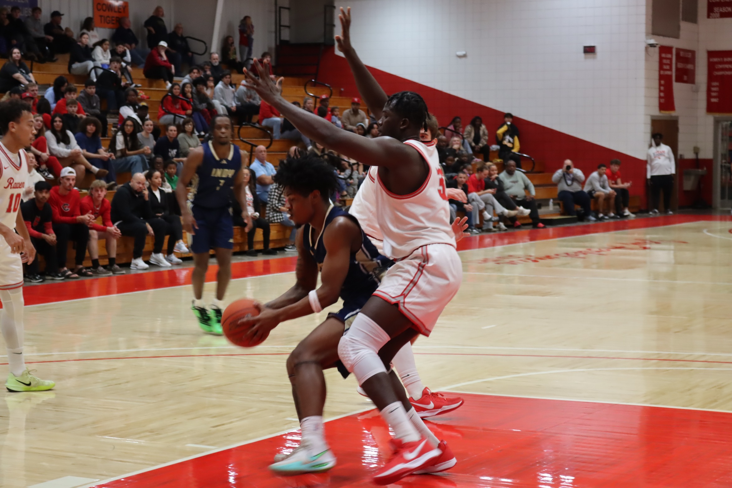 Pirates suffer first conference loss in Coffeyville