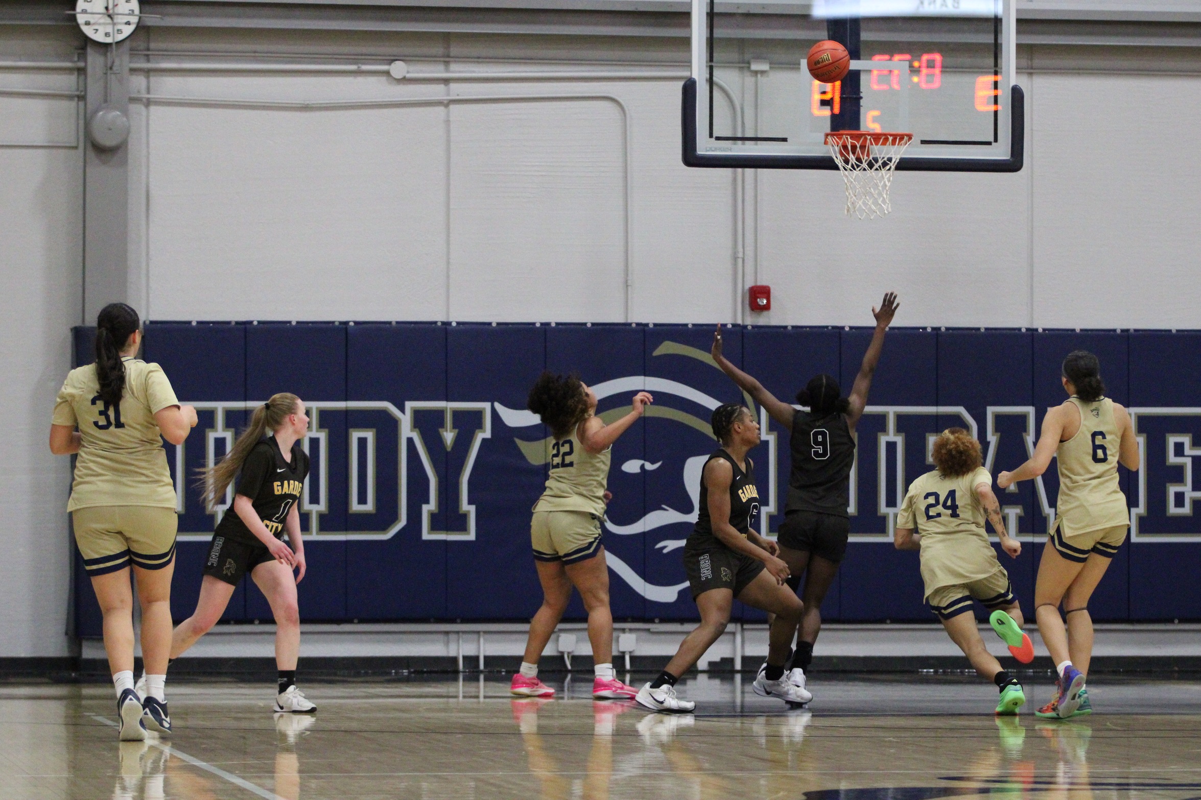 Tough shooting day leads to fifth straight loss for Indy Women