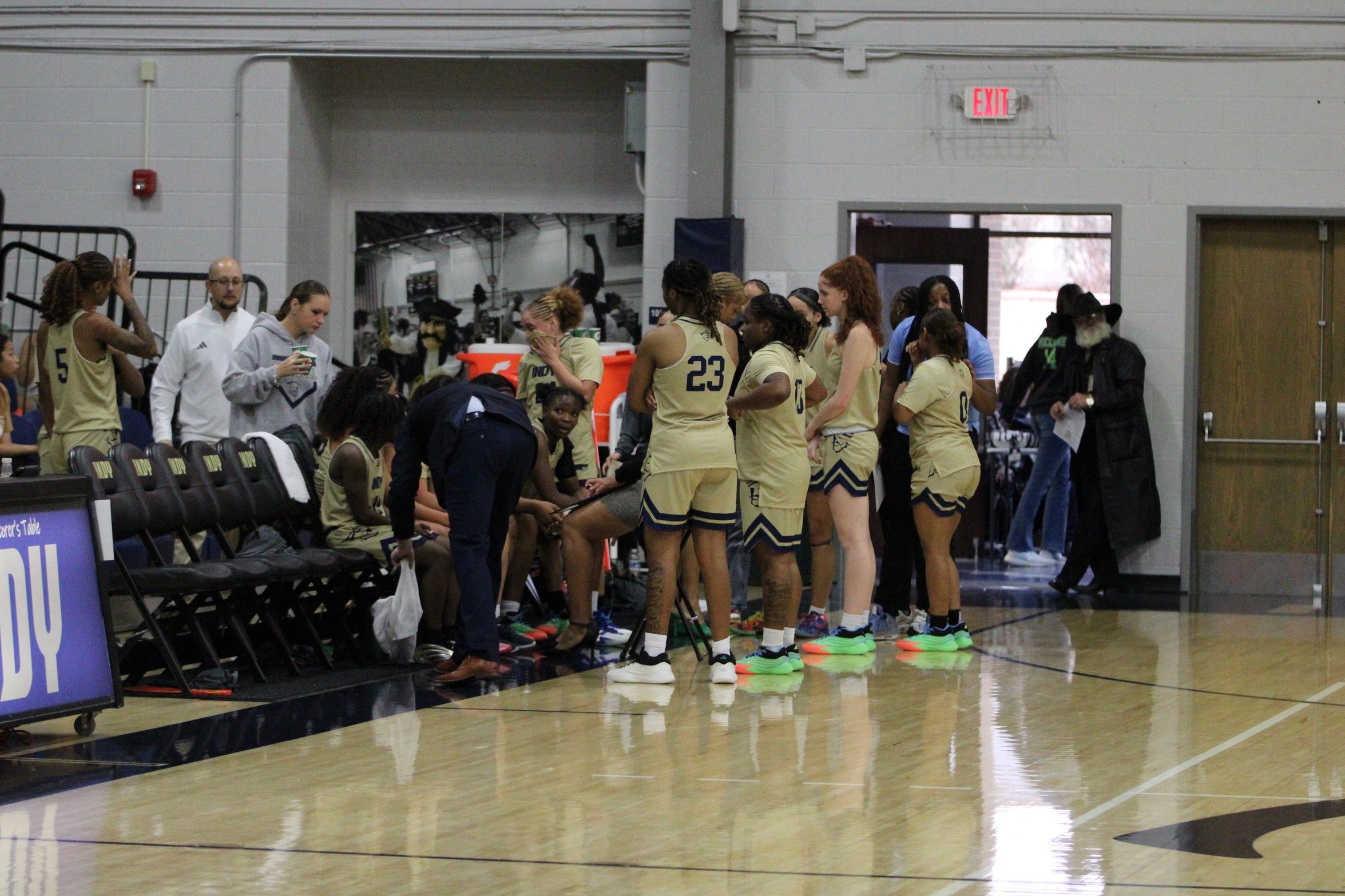 Lady Pirates can't overcome tough start in loss to Cowley